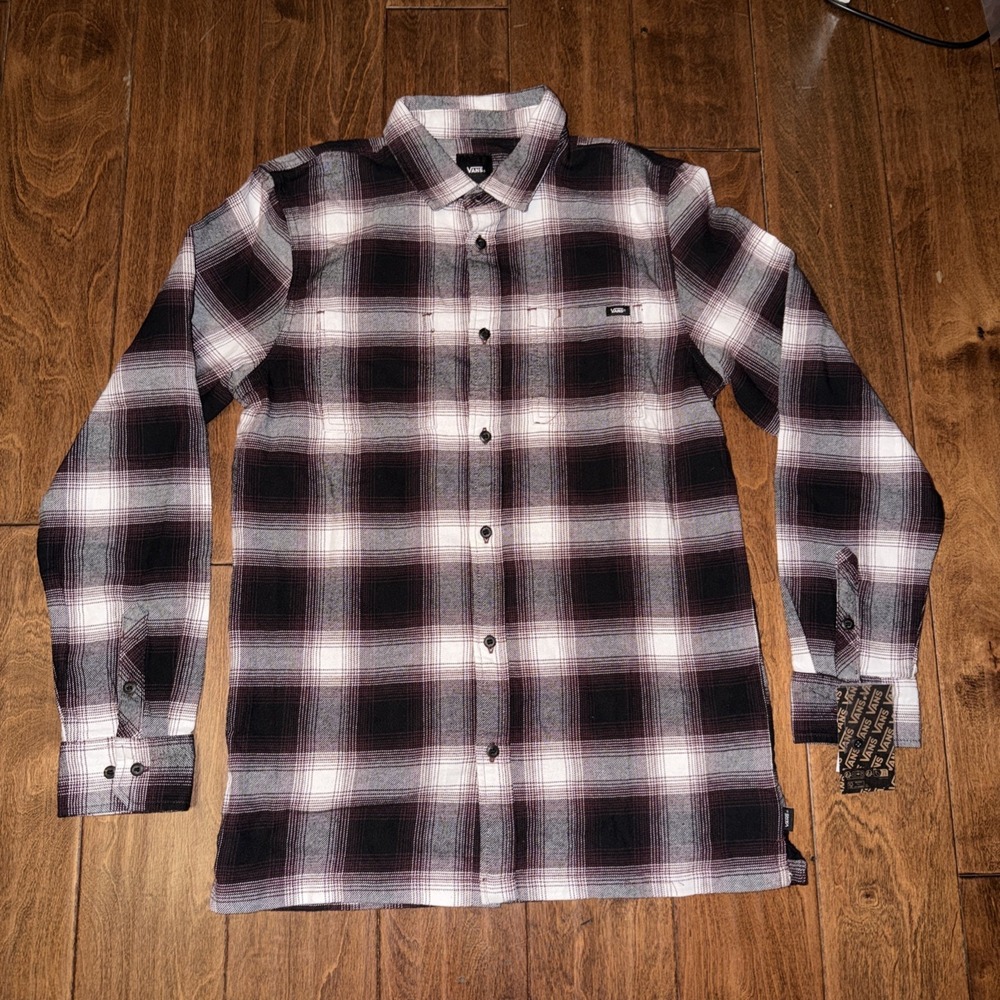 NWT Men's VANS Flannel Button Front Long Sleeve Plaid Shirt Size S Maroon Black